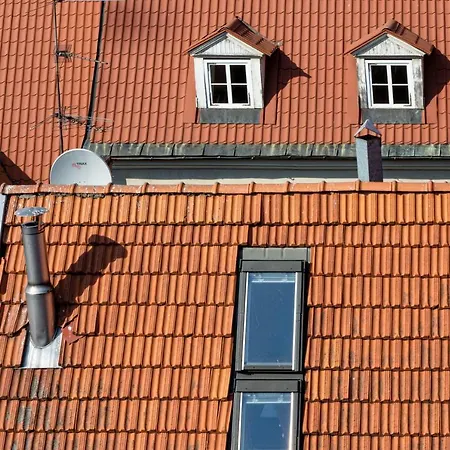 Old Aldaru Street 2 Level With Terrace