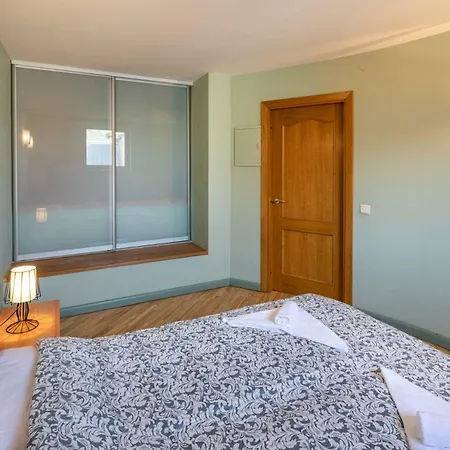 Old Aldaru Street 2 Level With Terrace