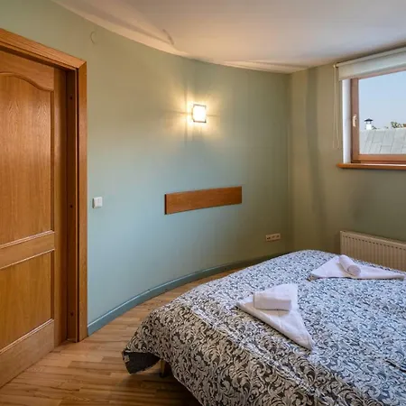 アパート Old Aldaru Street 2 Level With Terrace