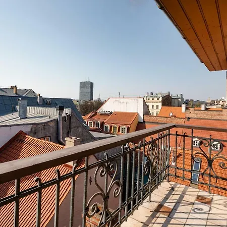 Old Aldaru Street 2 Level With Terrace