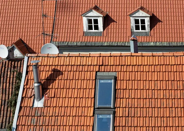 Old Aldaru Street 2 Level With Terrace