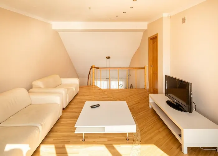 Old Aldaru Street 2 Level With Terrace